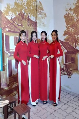 Vigo hơn 4 năm trong lĩnh vực cho thuê áo dài đã cho ra nhiều loại như: áo dài lễ tân, áo dài truyền thống, áo dài bưng quả, áo dài chụp hình, áo dài cô dâu..Mong muốn lưu giữ vẻ đẹp của tà áo dài Việt Nam trong các sự kiện đặc biệt, Vigo hy vọng là 1 địa điểm lý tưởng cho quý khách ghé thăm