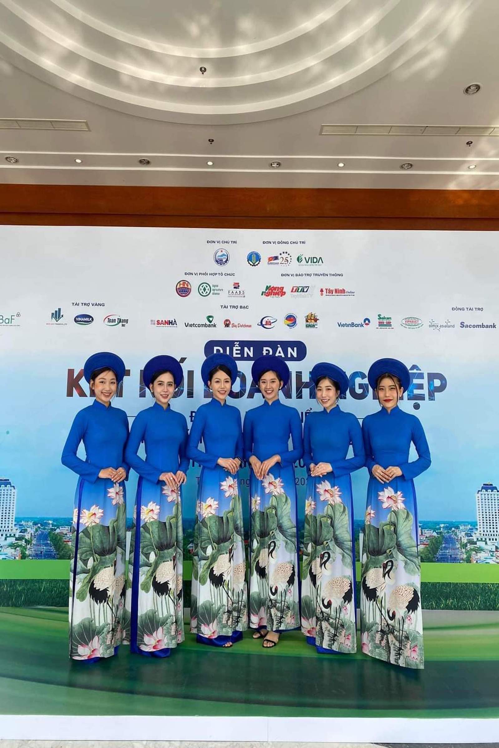 ÁO DÀI HT 06 - Cho thuê trang phục - Vigo