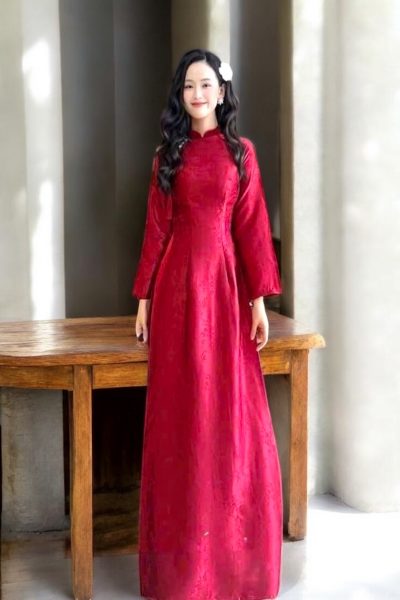 áo dài đỏ đô